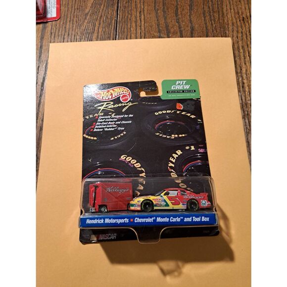 Vintage 1999 Hot Wheels Nascar Terry Labonte #5 Kelloggs RaceCar & Toolbox NIB - Picture 1 of 2